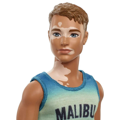 Barbie Ken Fashionistas Puppe im „Malibu“-Tanktop, Vitiligo
