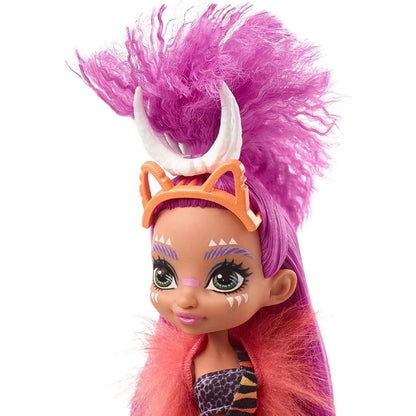 Mattel Cave Club Roaralai Puppe (25 cm), prähistorische Modepuppe mit Haus-Dinosaurier